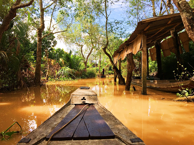 Båttur på Mekongelven i Vietnam