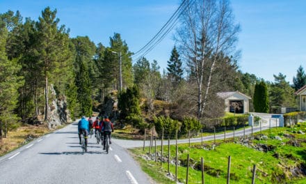 På sykkelferie med De Historiske og Bike the Fjords i vakkert kystlandskap
