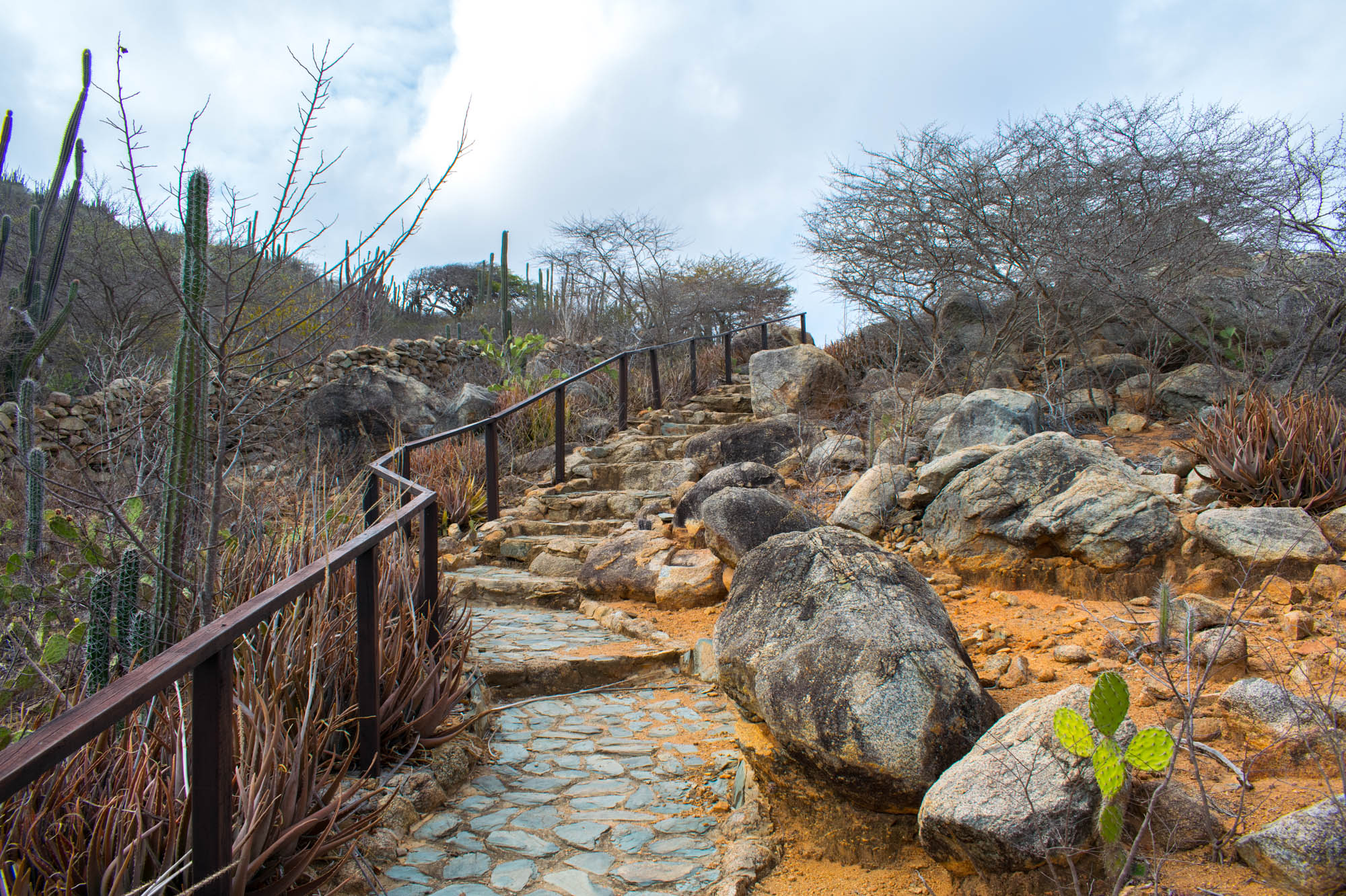 På fottur i Arikok Nasjonalpark på Aruba