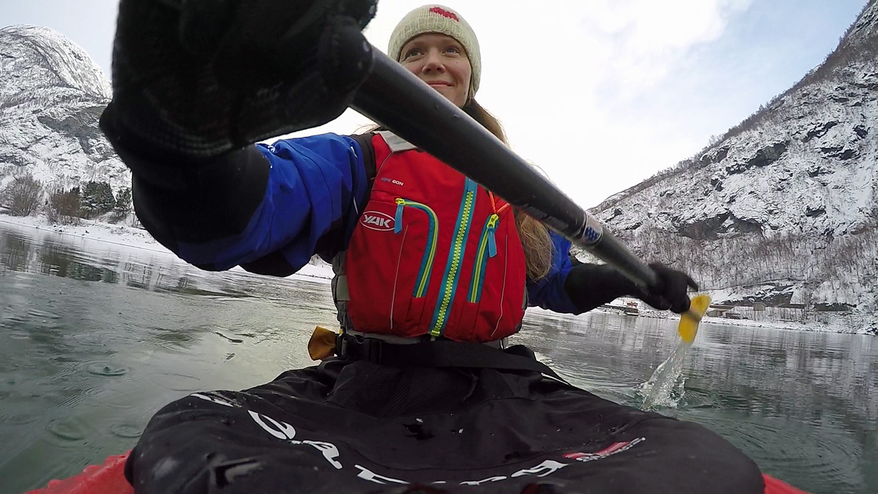 vinterpadling sognefjorden med bulder og brak