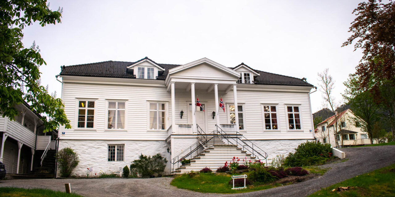 Besøk herskapelige Fjordslottet hotell
