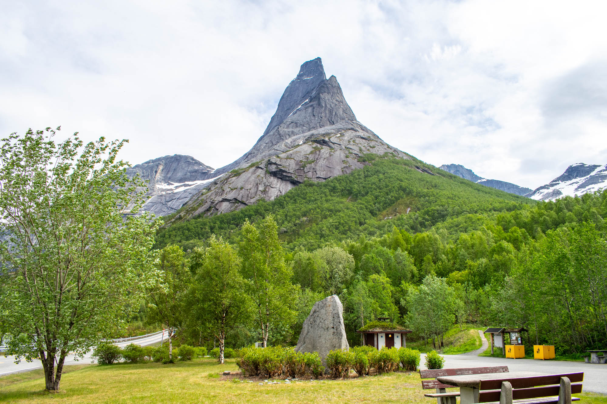 Stetind - norges nasjonalfjell like ved Narvik