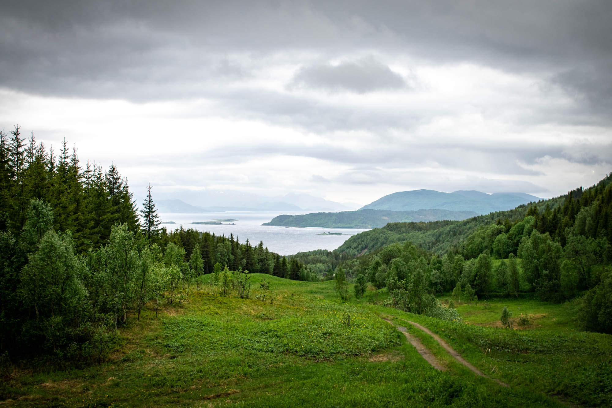 Utsikt fra Gammen ŠlubbugoahtiIsogaisa like ved Narvik